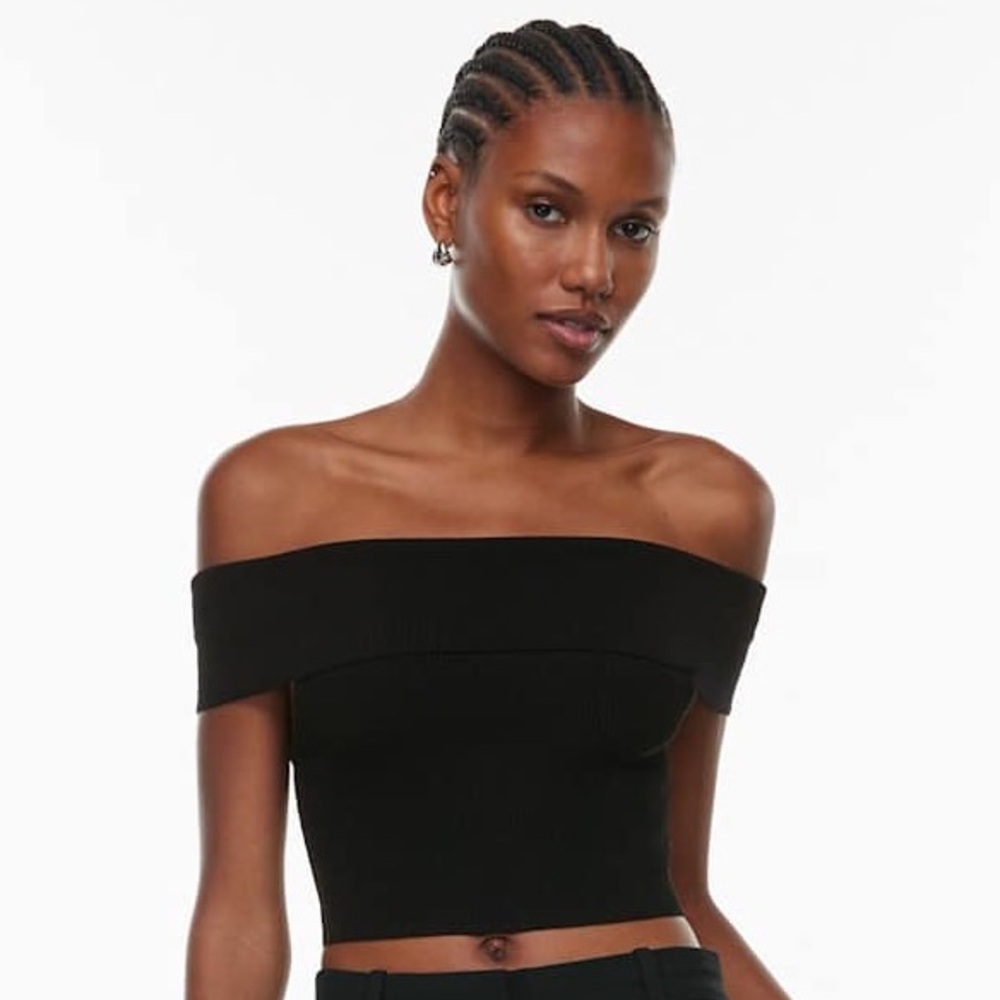 Aritzia Off the Shouldar ribbed tank top